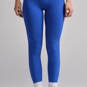 COMFRT BUNDLE JUST DROPPED LEGGINGS-LargeJogger sweatpants -large. Minimalist XL